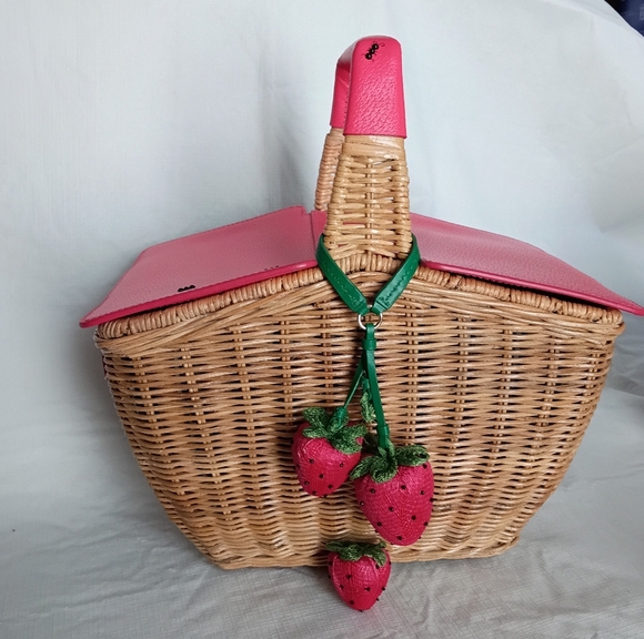 Kate Spade Strawberry CharmWicker 3D Picnic Perfect Basket Purse Handbag RARE - Picture 1 of 11